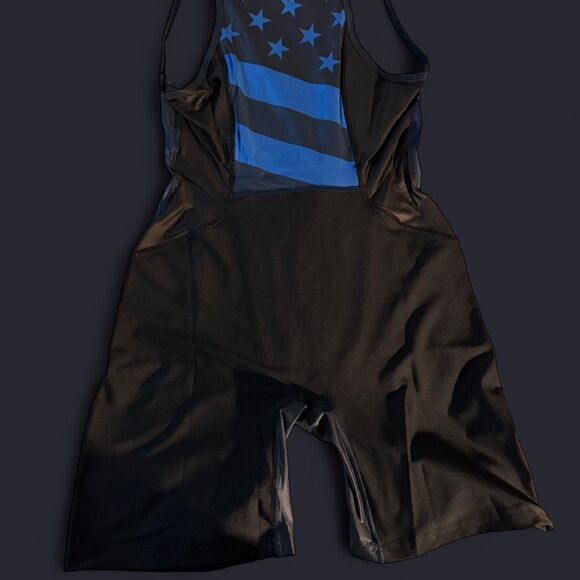 Nike Women's Singlet - Picture 2 of 4